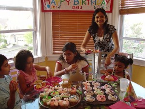 Decorating Cupcakes Kids